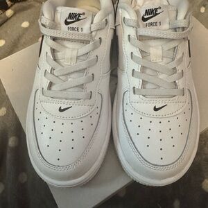 Nike Kids Air Force 1 White Sneakers